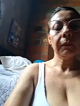 Mia-funny20 online show from October 30, 2025, 8:28 pm