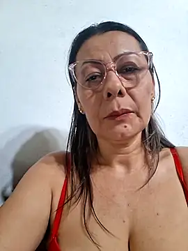 Mia-funny20 online show from November 28, 2025, 8:20 pm