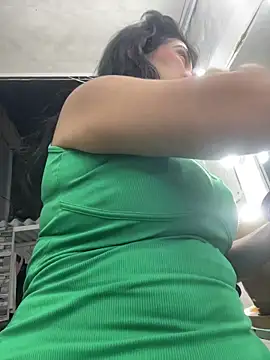 Snapshot of emma__cute__ chatting on October 29, 2025, 10:25 am emma cute online show from October 29, 2025, 10:25 am