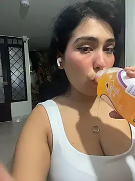 Snapshot of emma__cute__ chatting on January 6, 2026, 11:47 am emma cute online show from January 6, 2026, 11:47 am