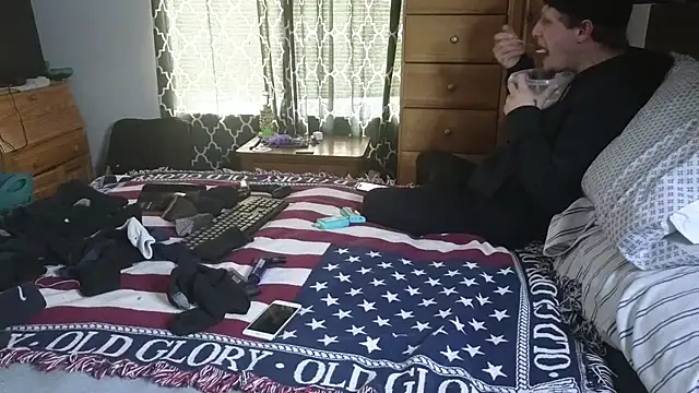 Snapshot of SpAzZ1234 chatting on February 6, 2026, 7:43 pm SpAzZ1234 online show from February 6, 2026, 7:43 pm