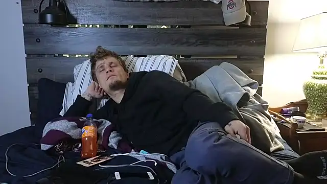 Snapshot of SpAzZ1234 chatting on February 5, 2026, 7:32 pm SpAzZ1234 online show from February 5, 2026, 7:32 pm