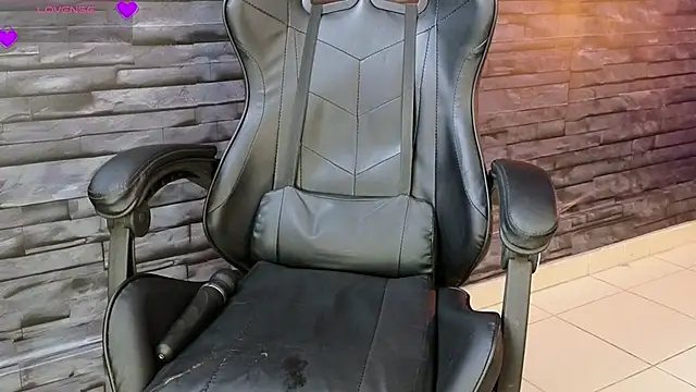 Lilith Zen online show from February 6, 2025, 8:18 am