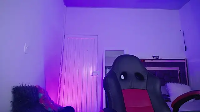 alejandrafitt online show from October 22, 2025, 9:24 pm