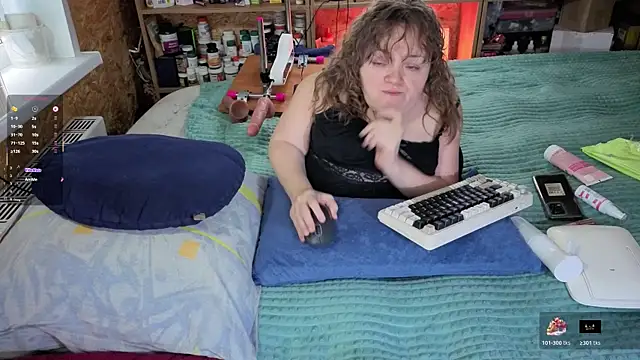 MiniNatalie online show from November 12, 2025, 5:44 am