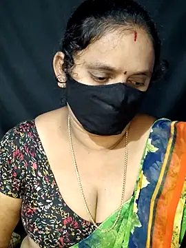 vintage-vibs online show from February 26, 2025, 5:42 pm