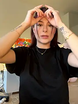 Mia-Minou online show from January 16, 2026, 8:51 am