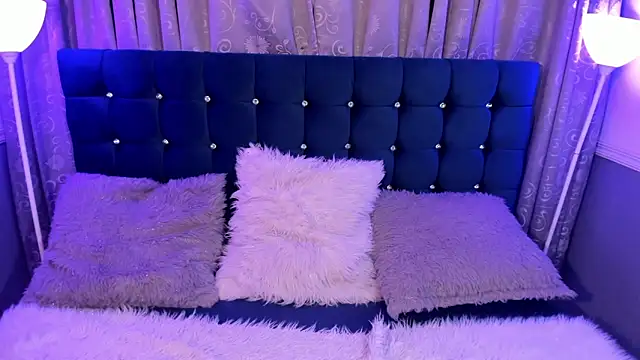 Snapshot of hallsredd chatting on January 22, 2025, 11:43 pm hallsredd online show from January 22, 2025, 11:43 pm