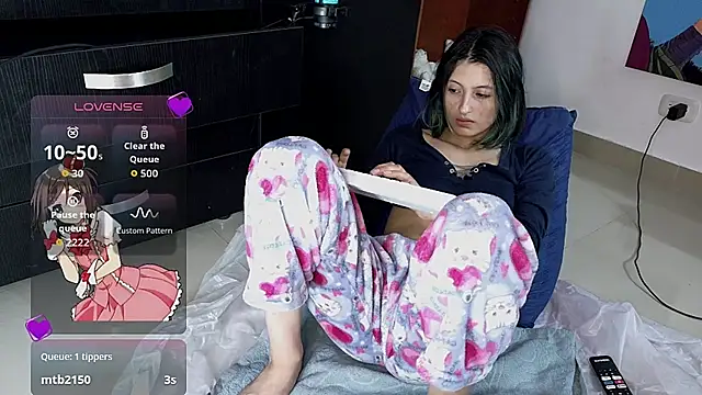 Snapshot of Camila---torres chatting on April 13, 2026, 3:32 am Camila---torres online show from April 13, 2026, 3:32 am