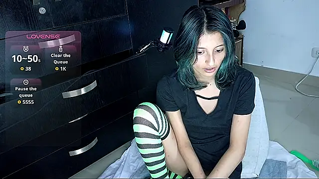 Camila---torres online show from November 3, 2025, 3:23 am