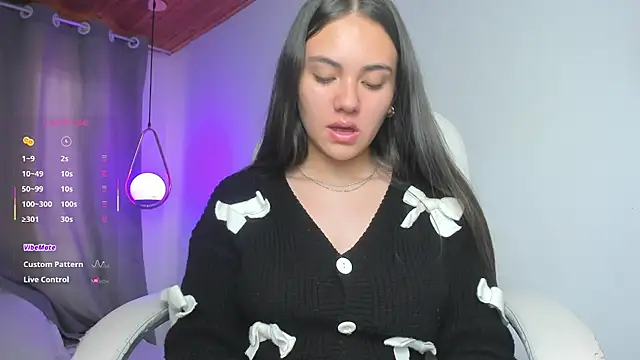 mia nevaeh online show from August 4, 2026, 9:52 pm