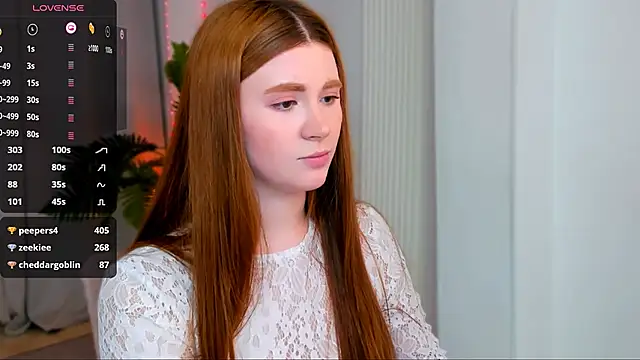 Snapshot of Freckle_Diyana chatting on February 2, 2025, 4:05 am Freckle Diyana online show from February 2, 2025, 4:05 am