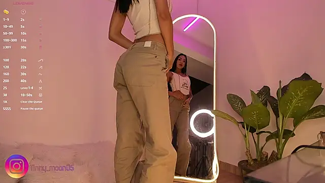 tinymoon- online show from March 19, 2025, 10:53 pm