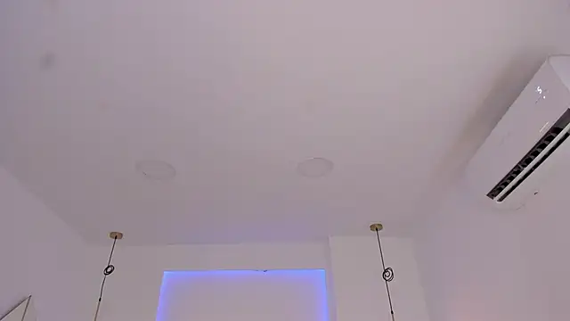 tinymoon- online show from February 4, 2025, 10:32 am