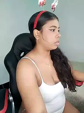 Snapshot of Fanny_Klean chatting on December 20, 2024, 5:57 am Fanny Klean online show from December 20, 2024, 5:57 am