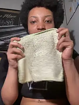 KimiAqua online show from February 26, 2025, 12:38 pm