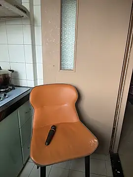 Snapshot of LenaShow chatting on April 15, 2026, 8:53 am LenaShow online show from April 15, 2026, 8:53 am