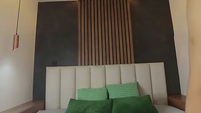 AmyPalmmer online show from October 20, 2025, 11:44 am