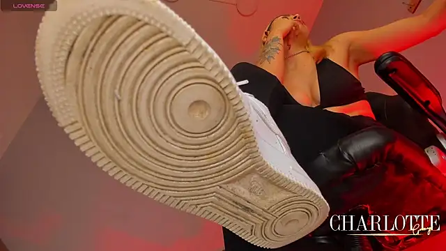 charlotte  grey online show from April 16, 2026, 8:42 pm