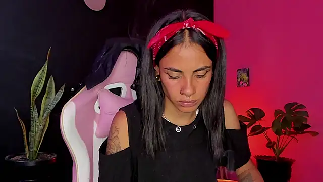 Snapshot of Juanadearco5 chatting on February 4, 2025, 9:10 pm Juanadearco5 online show from February 4, 2025, 9:10 pm