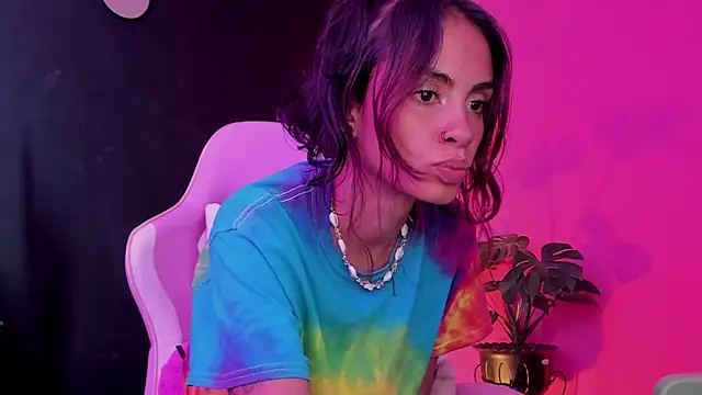 Snapshot of Juanadearco5 chatting on March 5, 2025, 2:56 pm Juanadearco5 online show from March 5, 2025, 2:56 pm