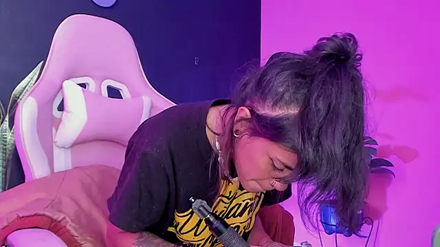 Snapshot of Juanadearco5 chatting on February 26, 2025, 3:54 pm Juanadearco5 online show from February 26, 2025, 3:54 pm