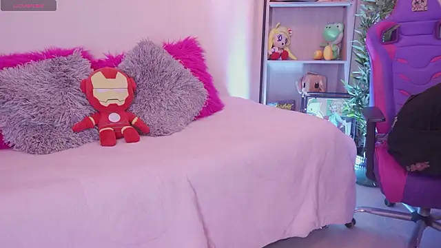 madelyn rose  online show from February 26, 2026, 2:00 am