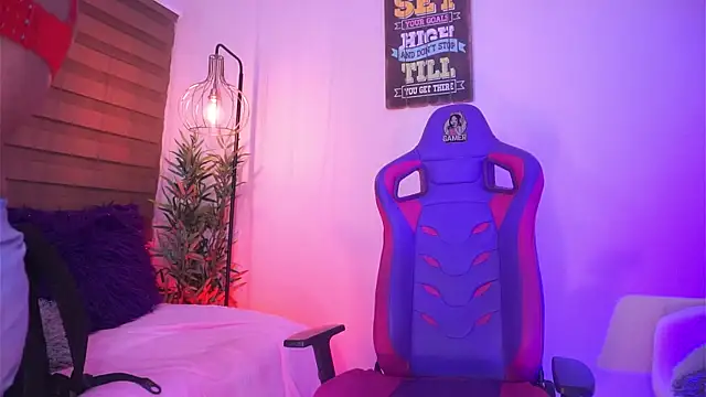 madelyn rose  online show from November 26, 2025, 2:22 am