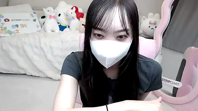 momo room online show from September 29, 2025, 10:44 am