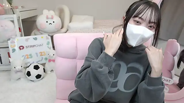 momo room online show from January 23, 2025, 1:13 pm