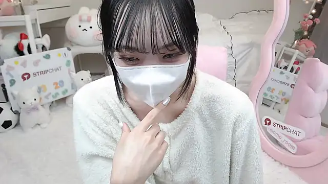 momo room online show from March 20, 2025, 11:05 am