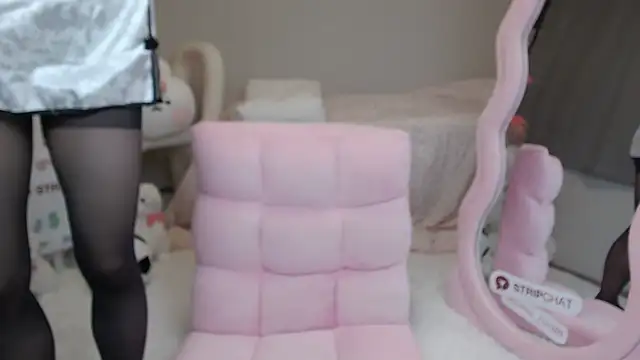 momo room online show from February 22, 2025, 10:07 am