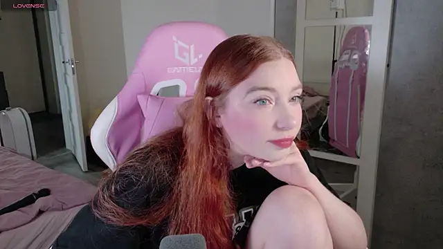 Snapshot of cinnabon_girls chatting on February 11, 2026, 11:54 am cinnabon girls online show from February 11, 2026, 11:54 am