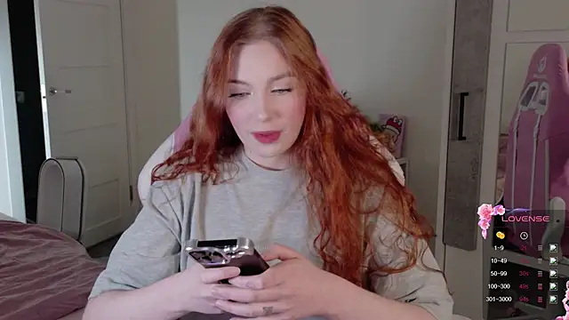 Snapshot of cinnabon_girls chatting on February 13, 2026, 3:56 pm cinnabon girls online show from February 13, 2026, 3:56 pm