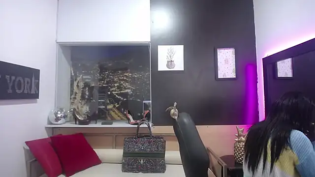 enderlis online show from March 18, 2025, 3:02 am