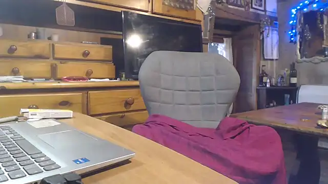 eva2023sexy online show from December 18, 2025, 1:37 pm