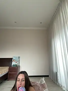 Hott Lolla online show from March 3, 2026, 10:22 am