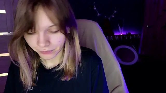 LitaBrom online show from October 24, 2025, 3:05 am