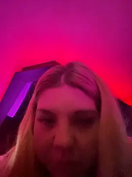 LenaundLeon online show from March 11, 2025, 5:02 pm