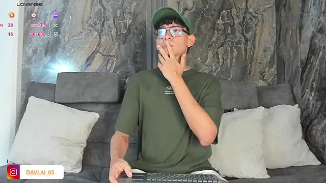 Daviid laidd online show from December 5, 2025, 7:55 pm