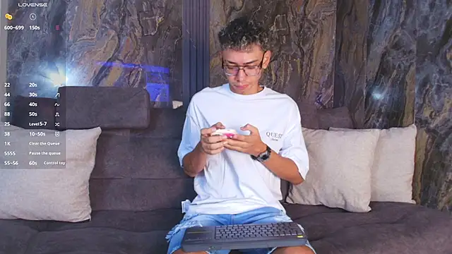 Daviid laidd online show from February 1, 2026, 7:34 pm