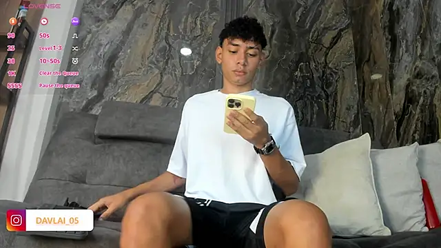 Daviid laidd online show from April 6, 2026, 8:43 pm