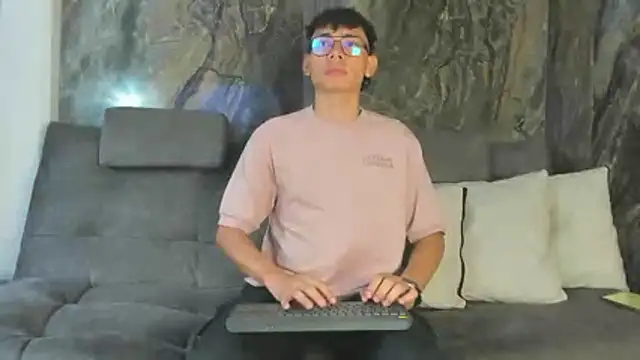 Daviid laidd online show from December 15, 2025, 7:31 pm