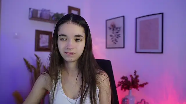 Gia Paige18 online show from November 30, 2025, 2:29 pm