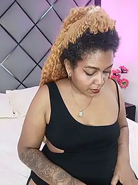 ELLA KELLY online show from July 23, 2026, 12:13 pm