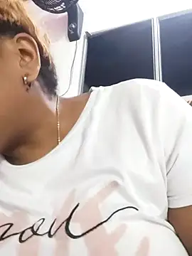 ELLA KELLY online show from April 14, 2026, 12:10 pm