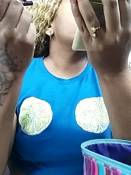 ELLA KELLY online show from January 7, 2026, 11:48 am