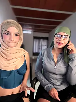 Snapshot of lalilamassu1 chatting on October 29, 2025, 9:25 pm lalilamassu1 online show from October 29, 2025, 9:25 pm