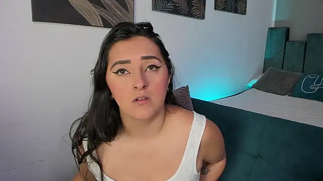 Snapshot of Kathia_Morelli chatting on October 22, 2025, 12:04 pm Kathia Morelli online show from October 22, 2025, 12:04 pm