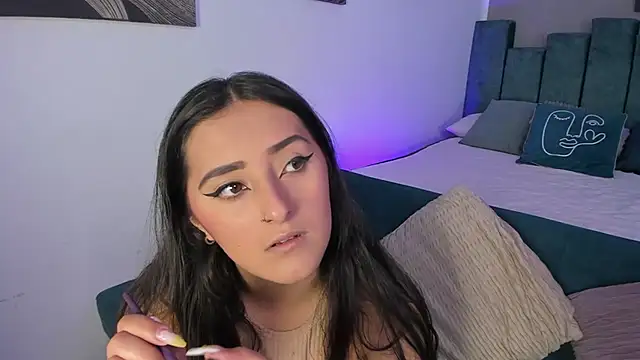 Snapshot of Kathia_Morelli chatting on November 3, 2025, 1:04 pm Kathia Morelli online show from November 3, 2025, 1:04 pm